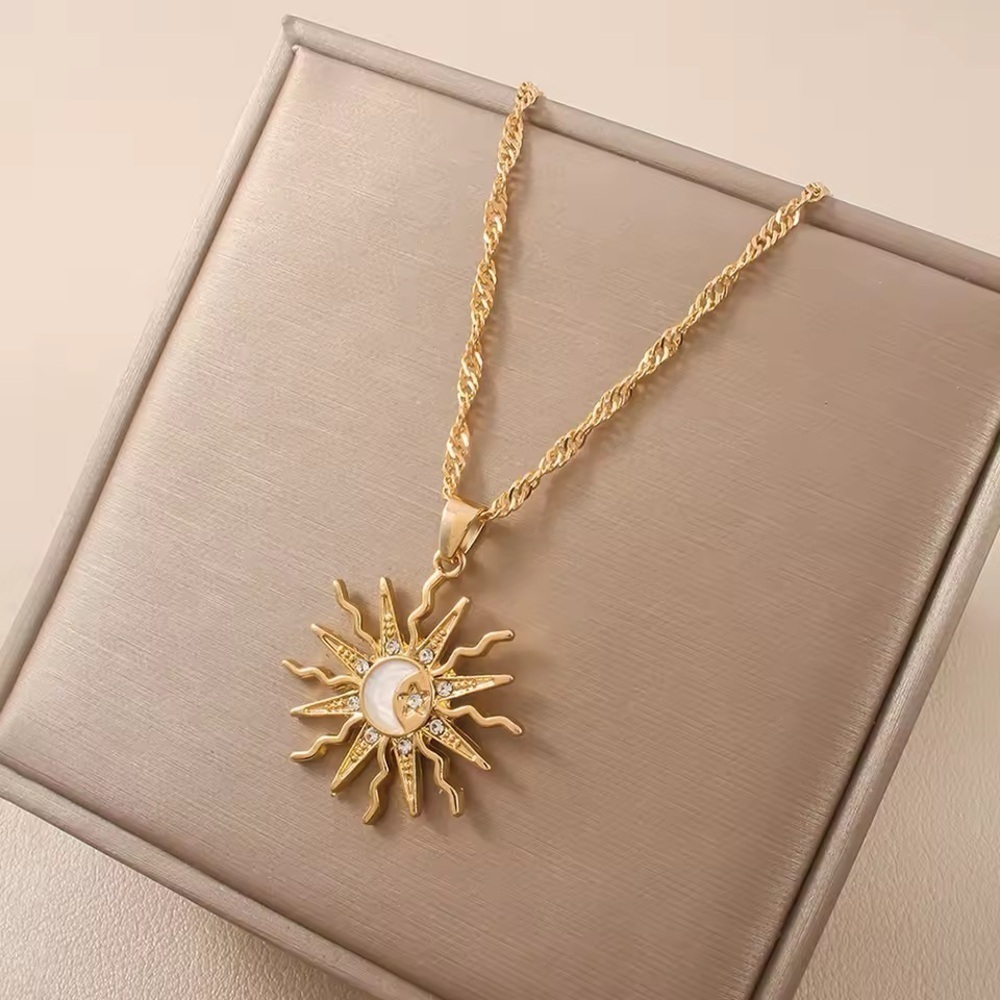 NEW! Gold Rhinestone Sun Moon Star Pendant Necklace B1-50 - Picture 2 of 4
